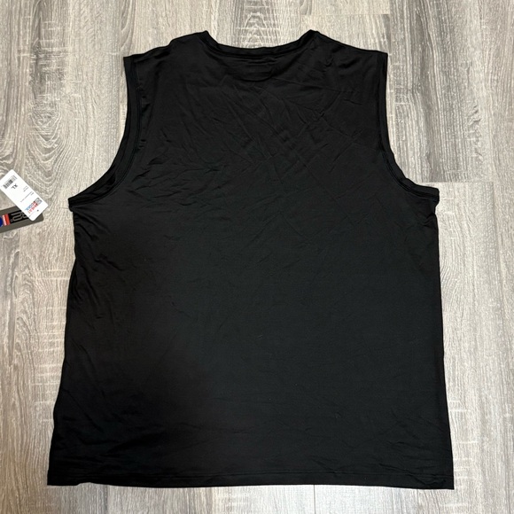 32 Degrees Athletic Tank - Picture 2 of 4